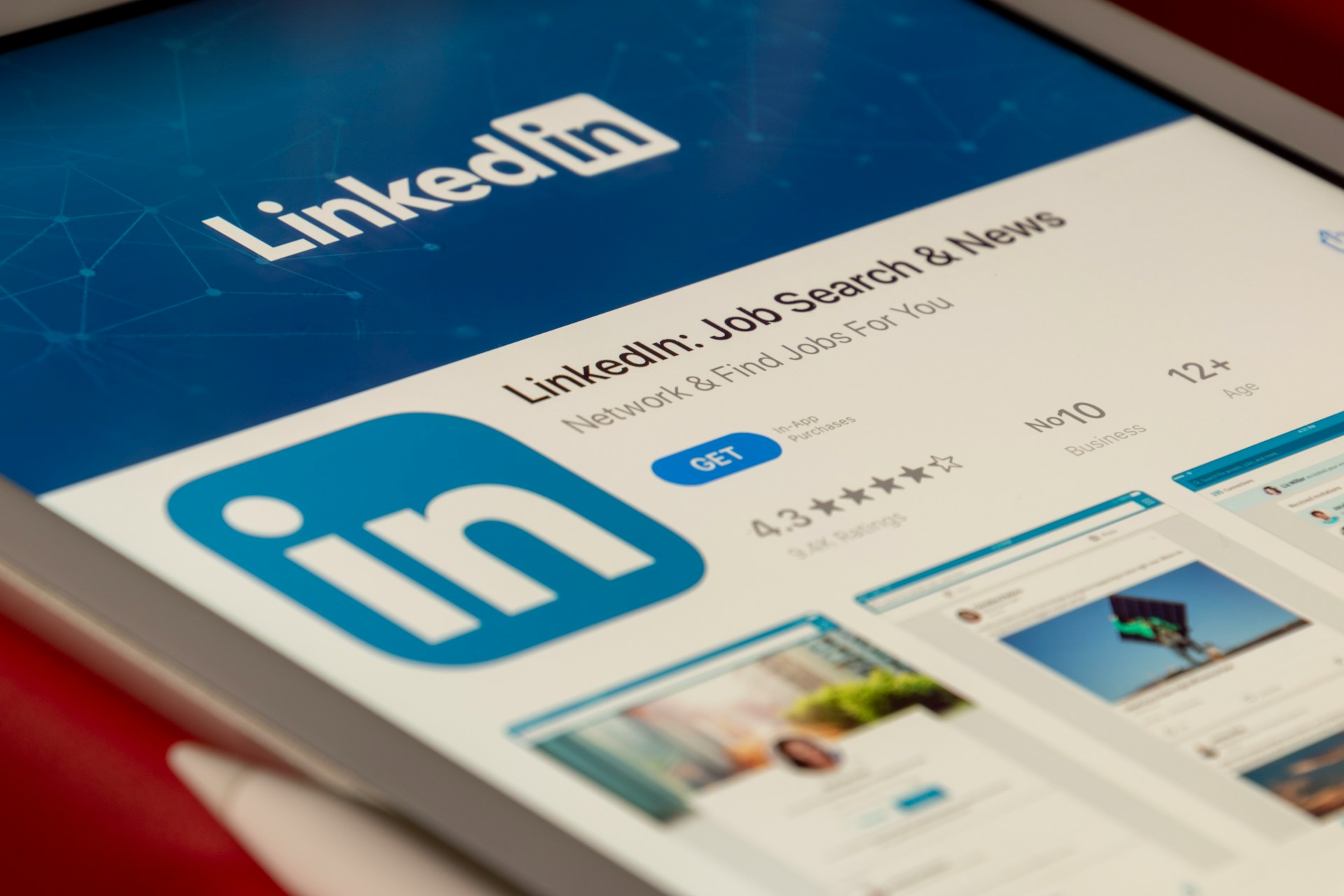 LinkedIn download souvik-banerjee-JLj_NbvlDDo-unsplash (1)