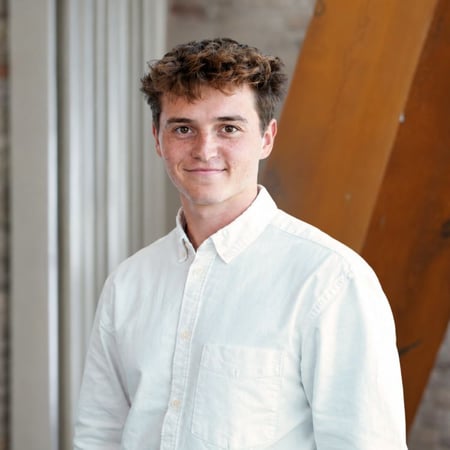Oliver Brøgger - Studentermedhjælper, Research og analyse