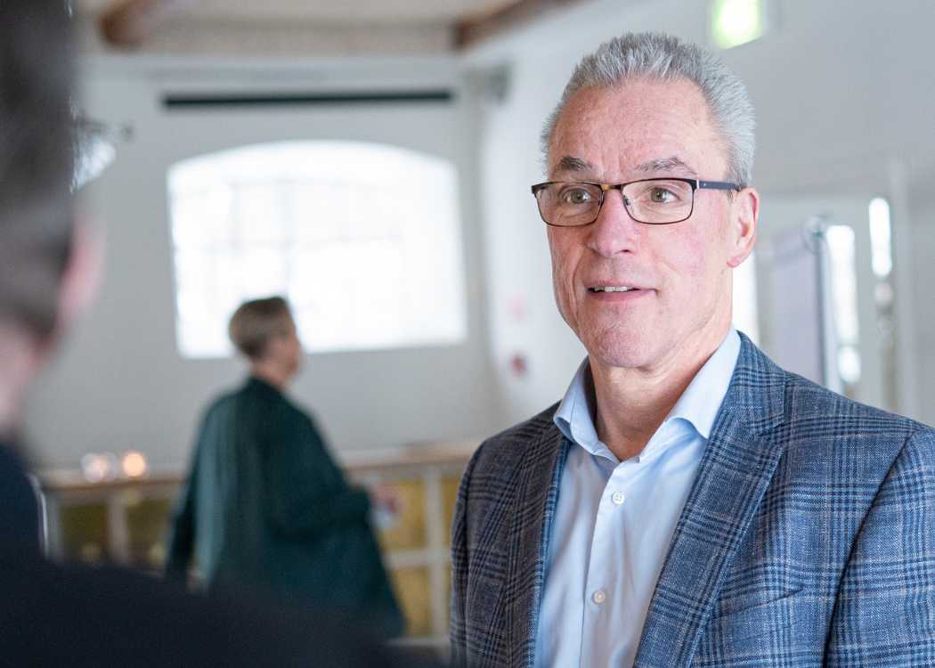 Mand snakker om executive jobsøgning